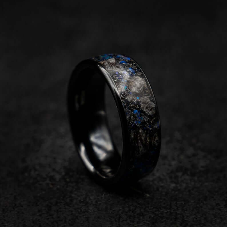 THE POLLUX men's wedding band