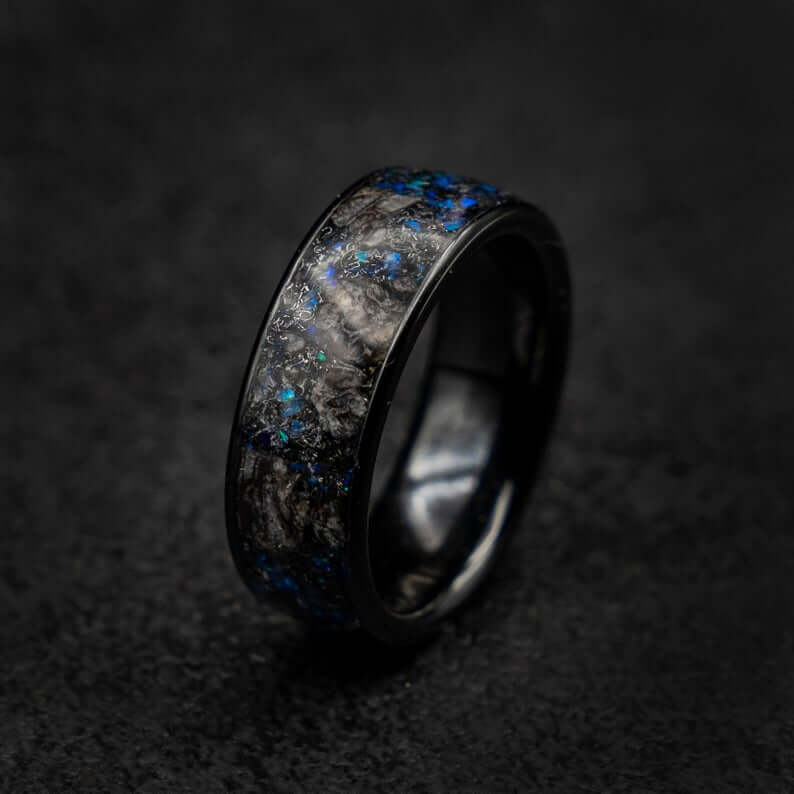 THE POLLUX men's wedding band